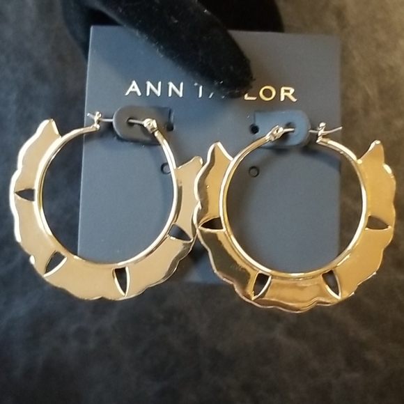 Ann Taylor Earrings - Picture 2 of 3